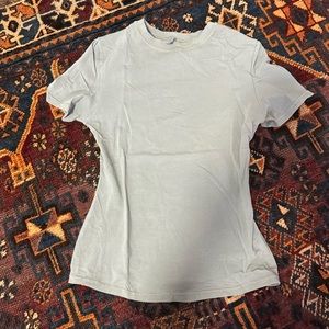 SKIMS- small t shirt - green